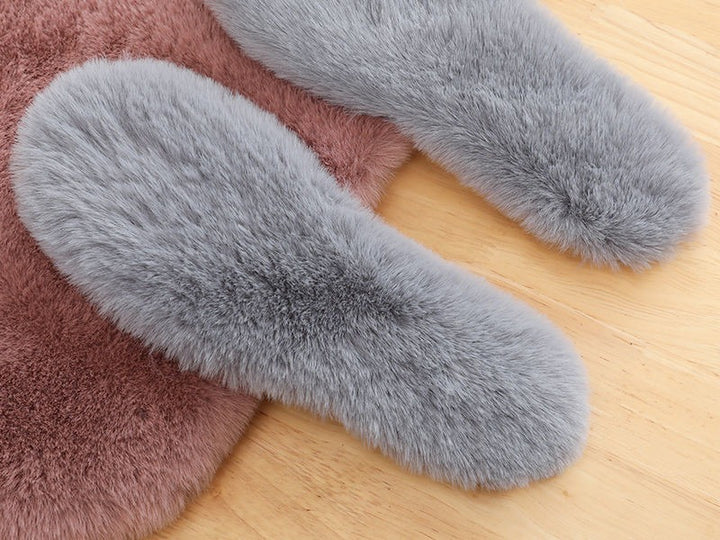 Pair of plush faux fur warm insoles