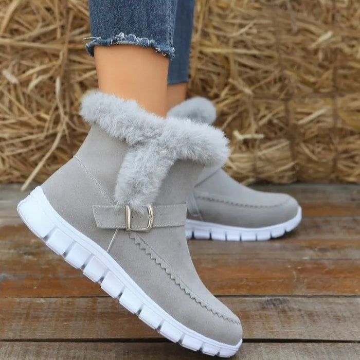 Phoebe | Faux suede snow boots with fluffy cuff and buckle